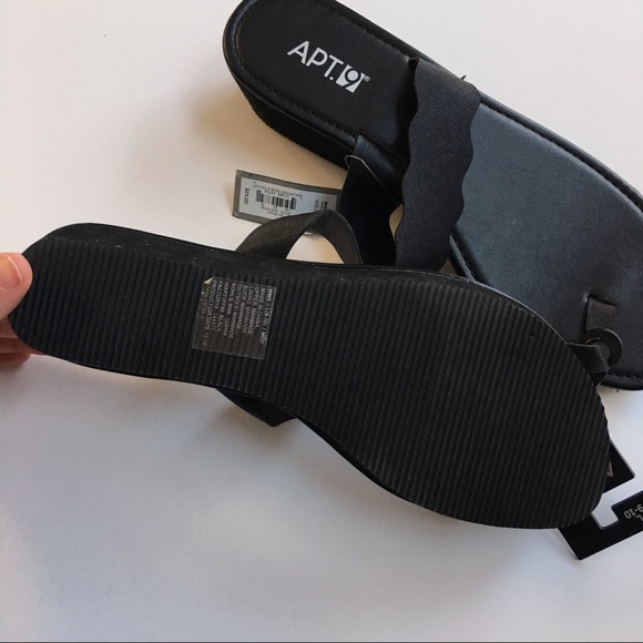 Apt. 9 Scalloped Wedge Flip-Flops Black New - Picture 6 of 6